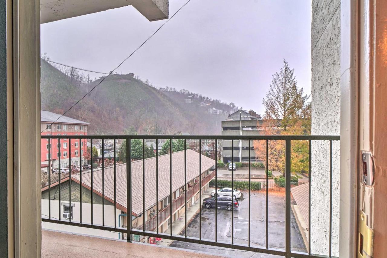 Cozy Downtown Gatlinburg Condo With Pool Access Zewnętrze zdjęcie